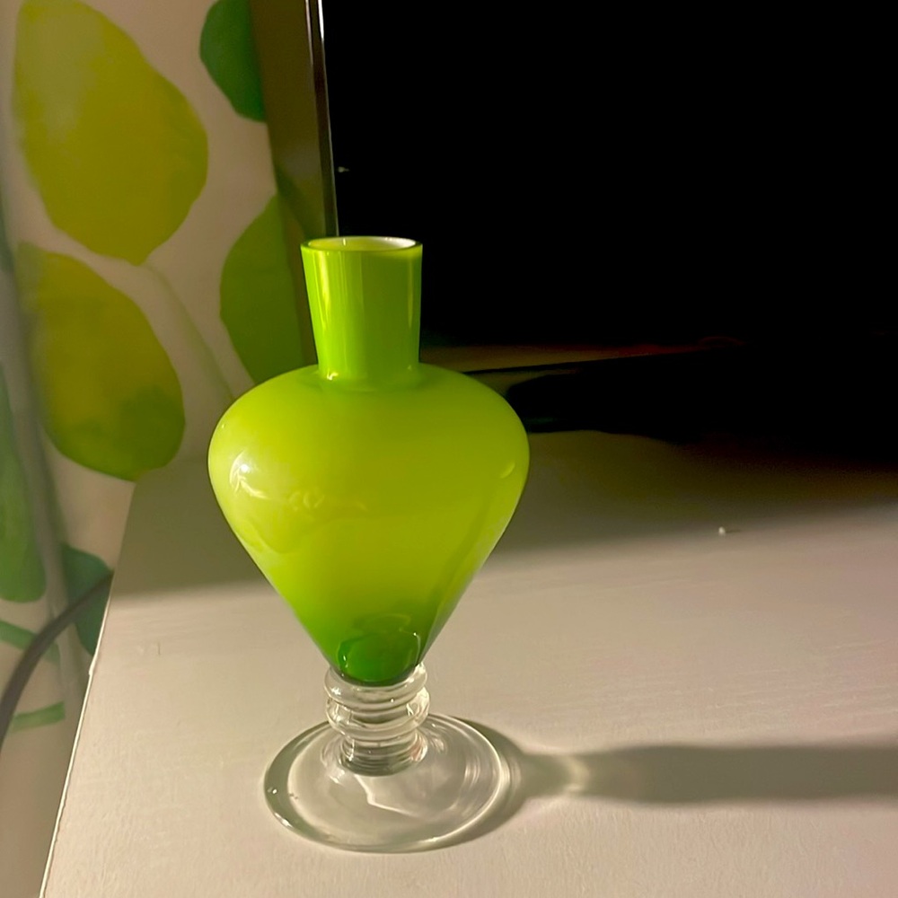 GORGEOUS Ombre’ Green Glass Vase